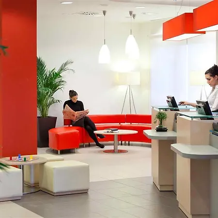 Готель Ibis Ов'єдо