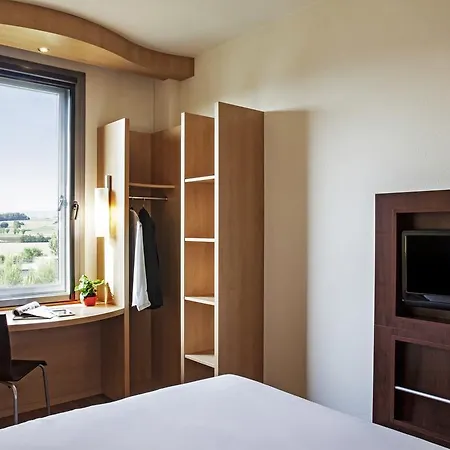 Hotel Ibis 2*