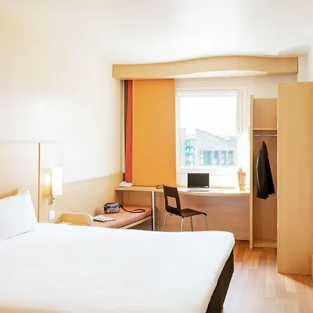 Otel Ibis 2*