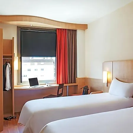 Otel Ibis 2*