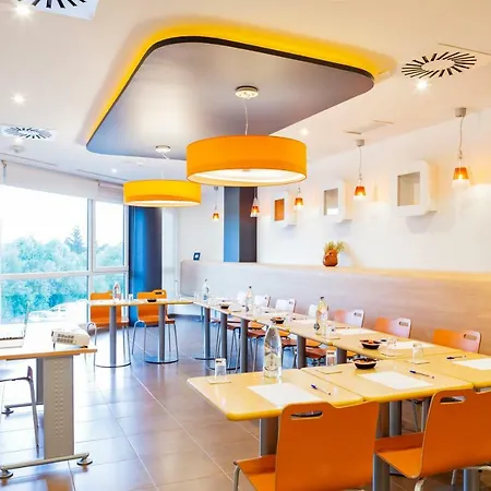 Ibis فندق اوفيدو