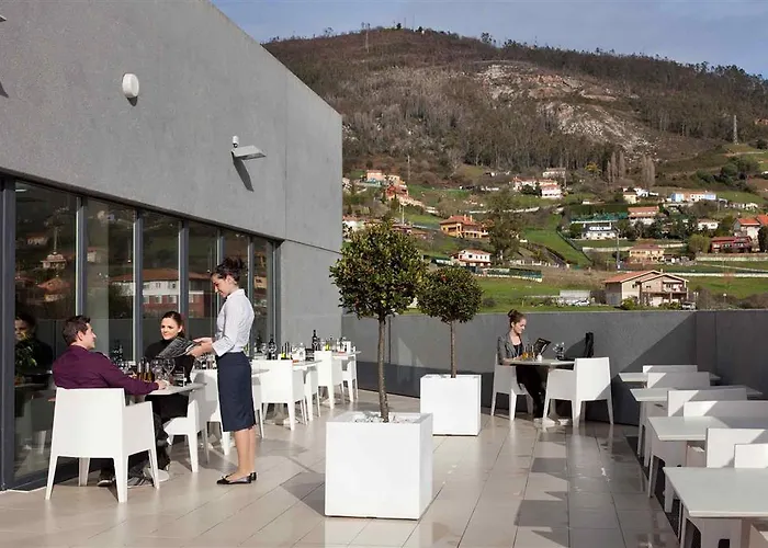 Ibis 2* Οβιέδο